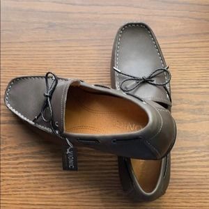 NWT VIONIC MENS Gray Science In Style Shoes.